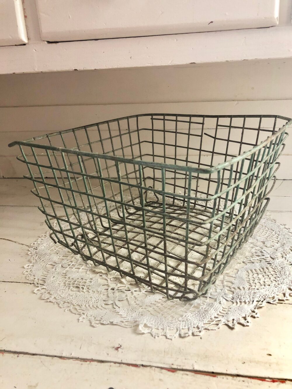 Unique Metal Iron Wall Basket Large Size Stylish Design Perfect for Organizing Fruits and Vegetables in Home Use - Image 7