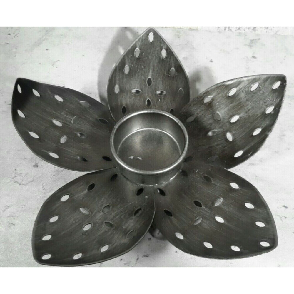 Handcrafted Candle Stands Unique Design Candle Jars Metal Lanterns for Home Decorations Garden Decor Festive Decorations Items